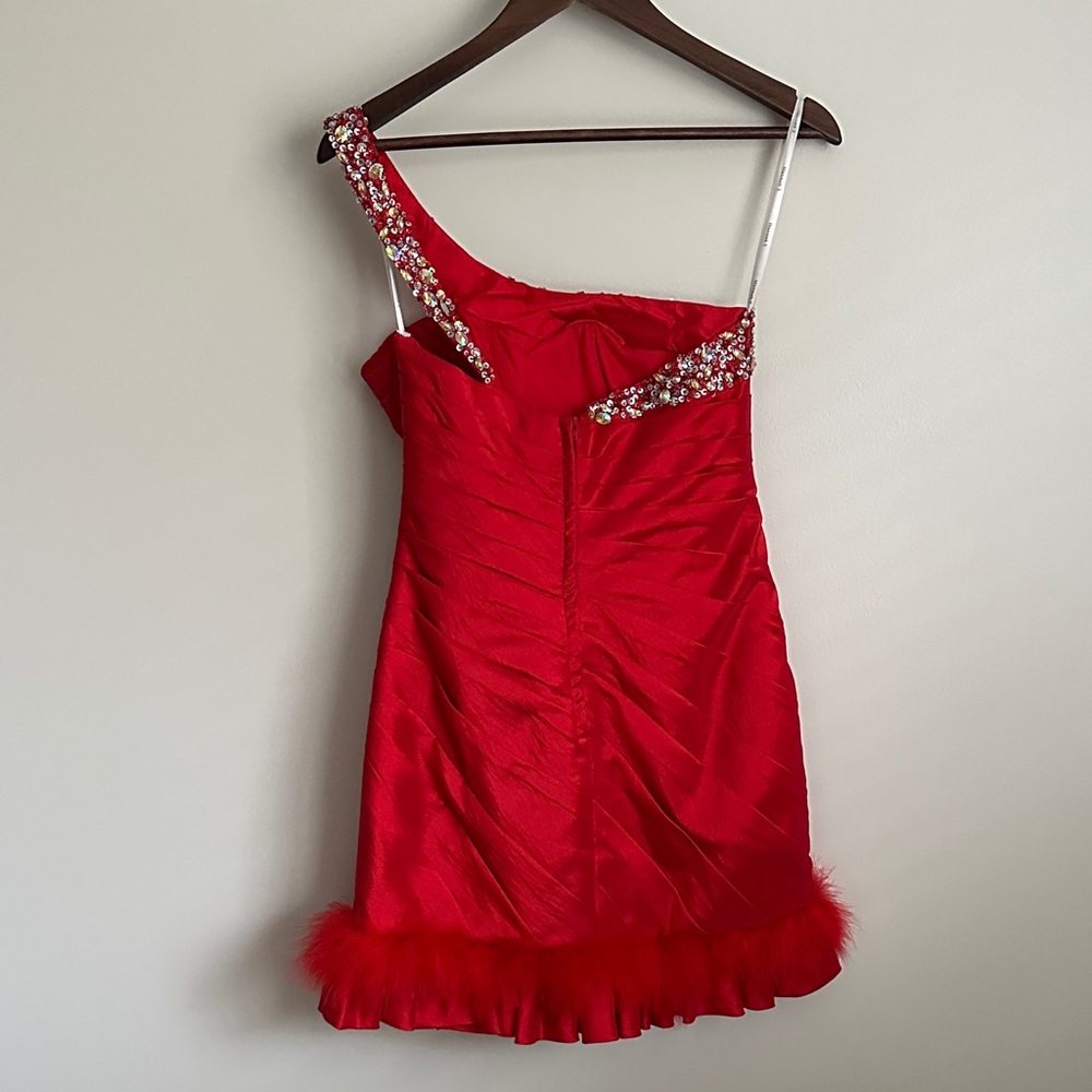 Elegant One-Shoulder Red Prom Dress with Sparkling Multicolor Beaded Strap - Picture 12 of 14